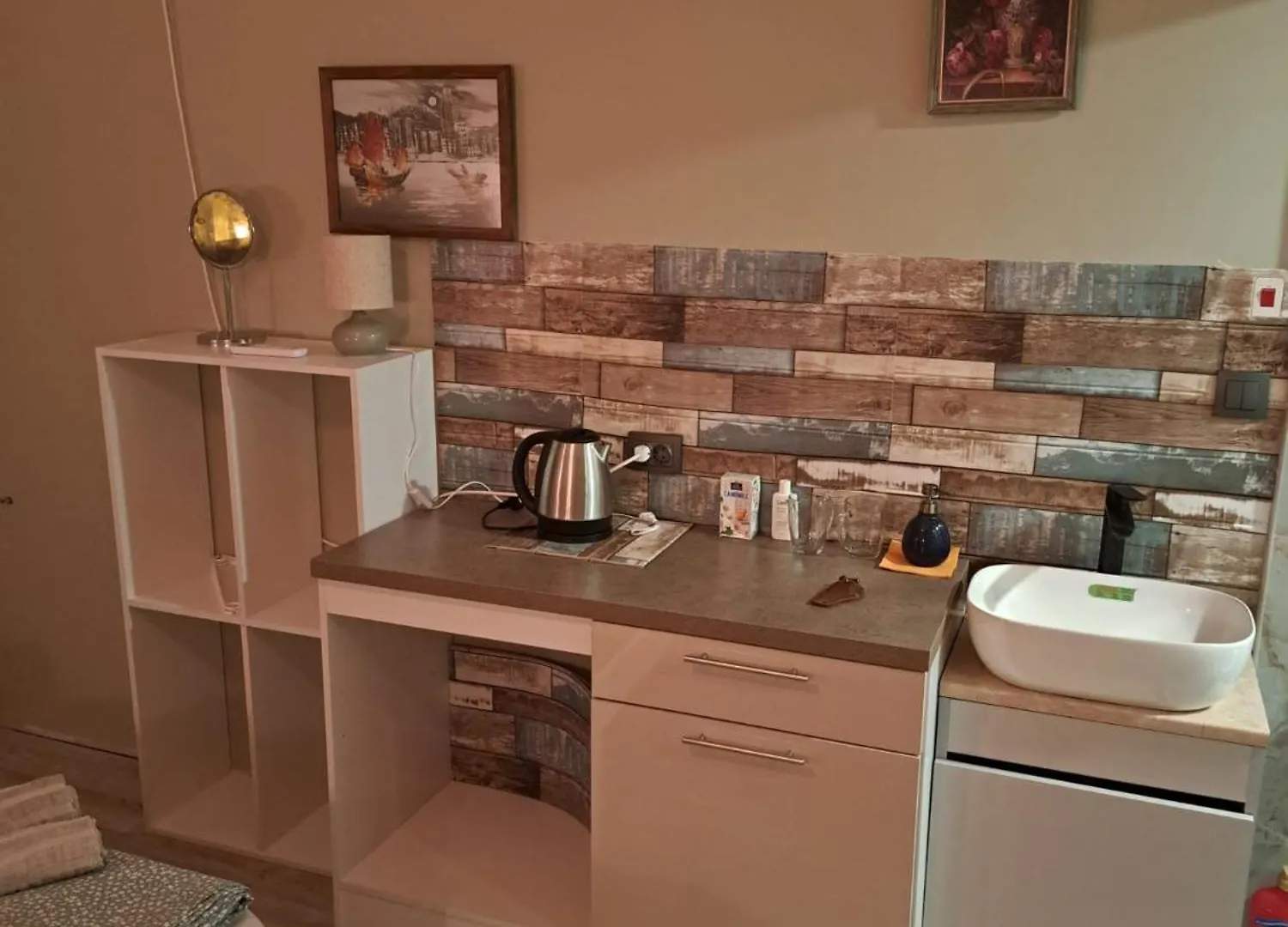 Hotel Downtown - Han Teo Suites - Center Plovdiv - Kapana Art District