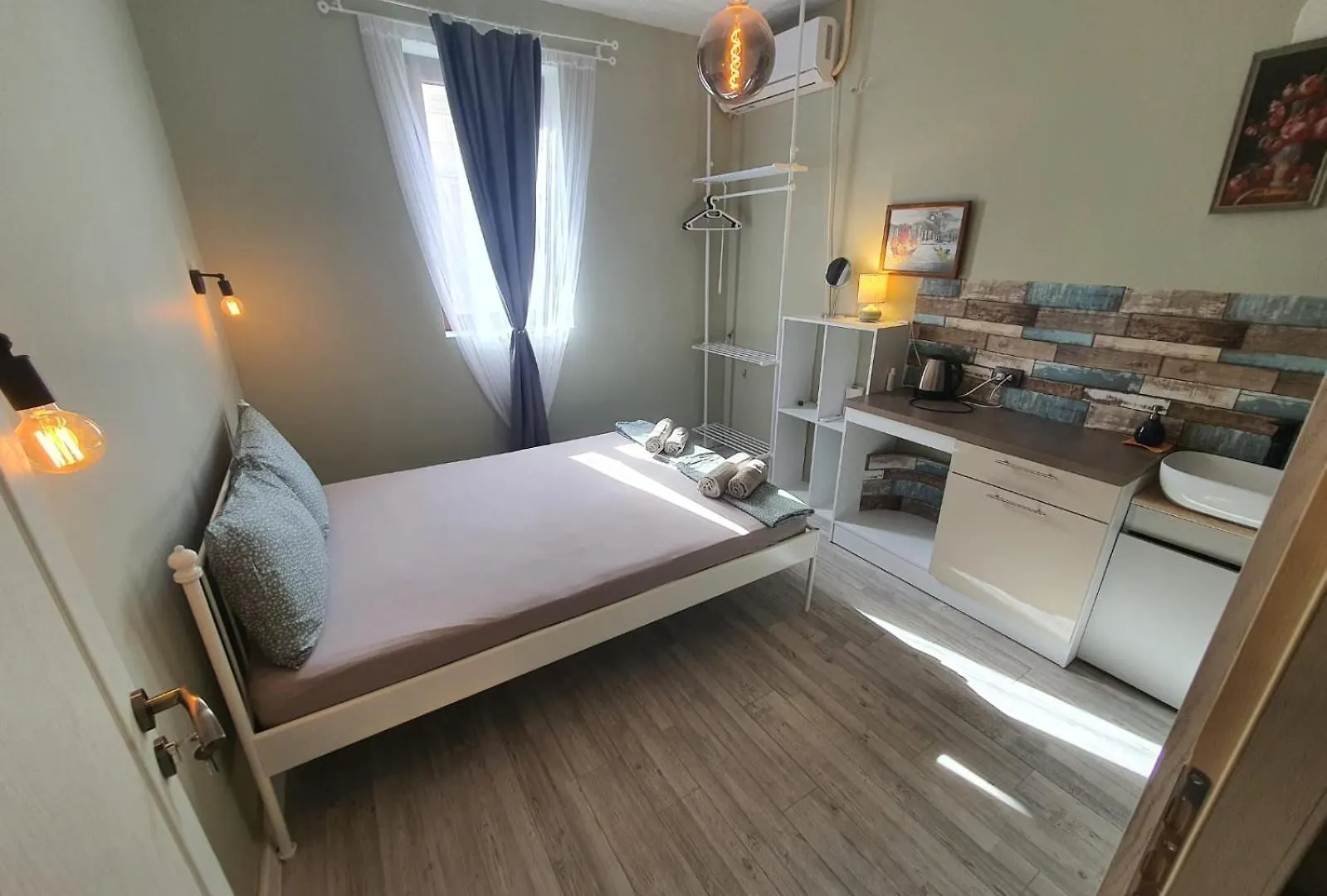 Hotel Downtown - Han Teo Suites - Center Plovdiv - Kapana Art District